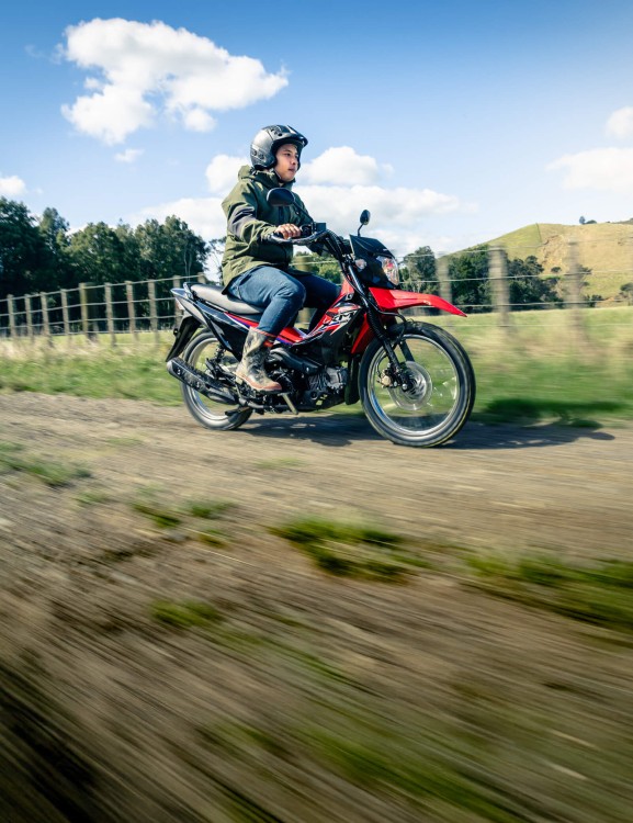 XRM125 xrm125-product-page-hero-mobile-1600x2080-v3